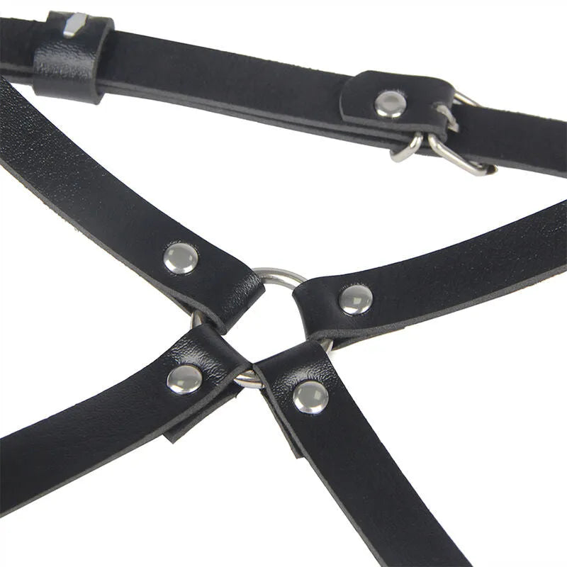 Harnais cuir noir femme, chaînes délicates, ajustable, luxe, séduction, élégance, haute qualité, style sophistiqué.