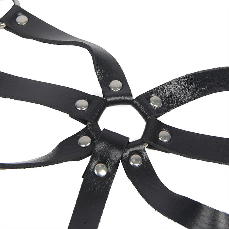 Harnais corps cuir noir avec chaînes, lingerie sexy femme, ajustable, élégance et audace, haute qualité, séduction.