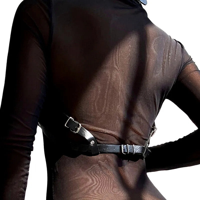 Harnais poitrine cuir noir Subblime femmes, chaînes élégantes, ajustable, séduction et confort, luxe raffiné, soirée glamour.