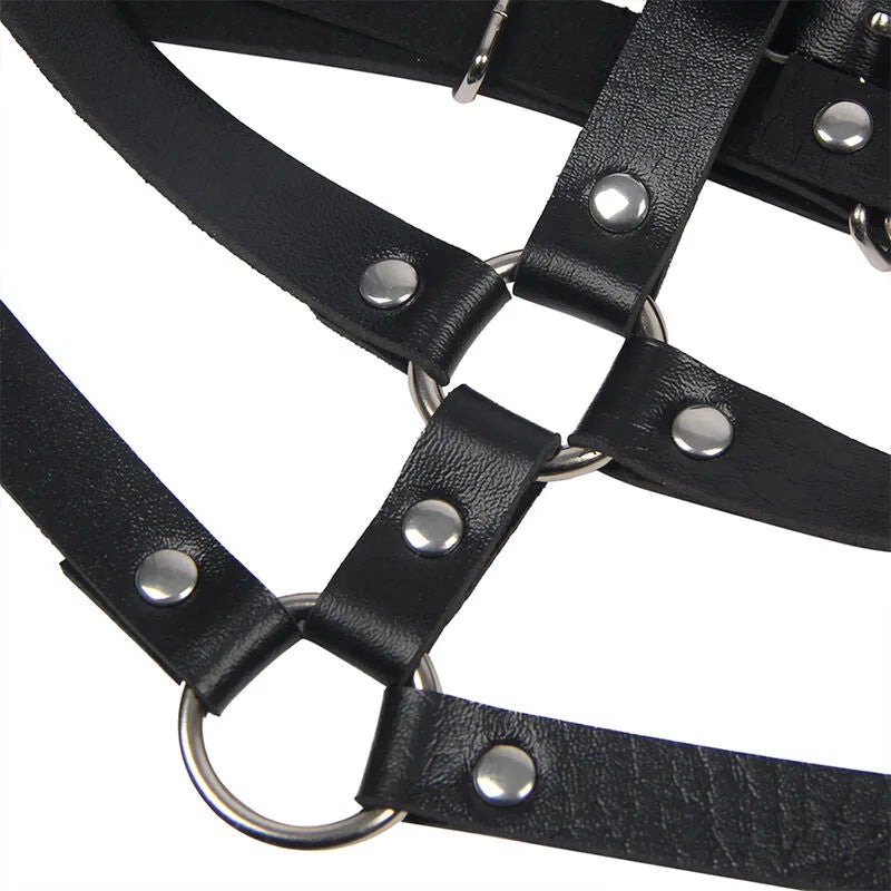 Harnais poitrine cuir noir Subblime, design élégant, boucles métalliques, ajustable, luxe et confort pour soirées glamour.