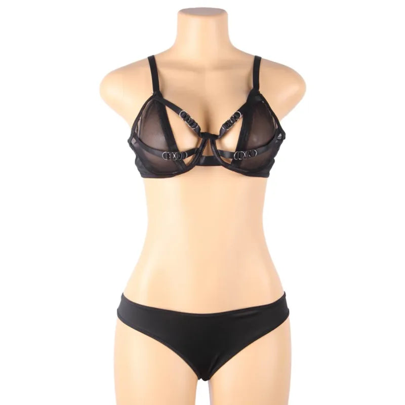 Ensemble lingerie noir sans armatures, bretelles réglables, anneaux décoratifs, en polyester élasthanne, style séduisant.