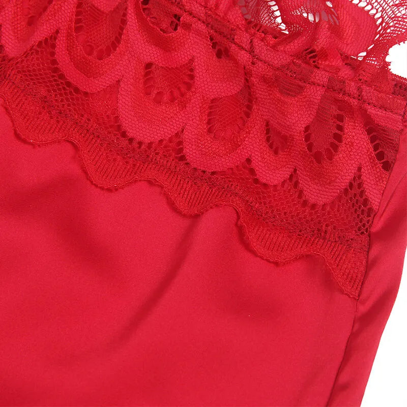 nuisette florale dentelle rouge Subblime élégante sexy confortable ajustable délicate décolleté plongeant coupe flatteuse extensible douce polyester élasthanne
