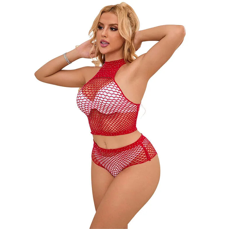 Ensemble lingerie rouge vif résille strass, coupe ajustée, short bikini transparent, glamour et sexy.