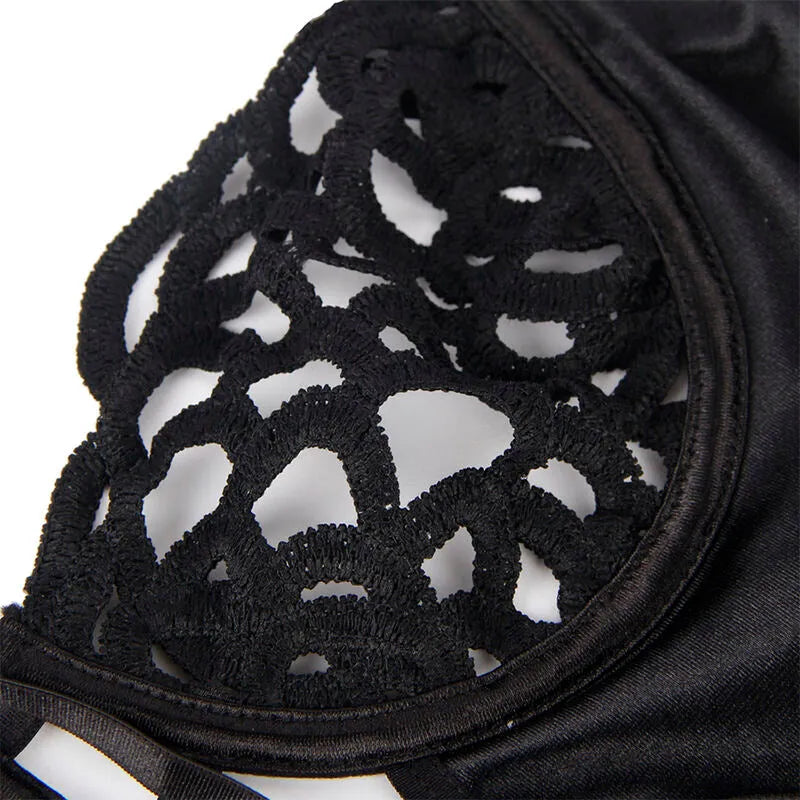 Body en dentelle noire élégante, coupe sensuelle, confort maximisé, détails délicats, ajustement flatteur.