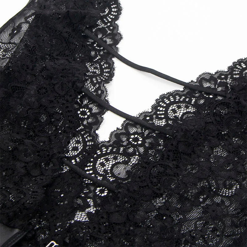 Body noir grande taille Subblime en dentelle avec porte-jarretelles, élégant et sensuel, matériaux haute qualité.