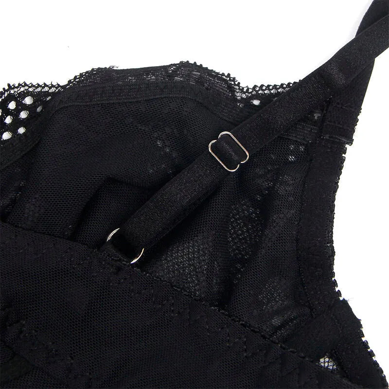 Body dentelle noire ouvert, design push-up, détails floraux, bretelles ajustables, élégance et séduction raffinée.