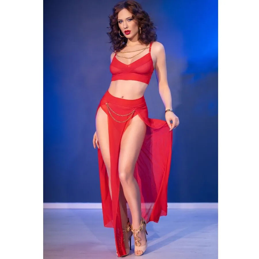 Ensemble lingerie rouge tulle transparent avec chaînes métalliques, jupe longue fentes hautes, bretelles réglables.