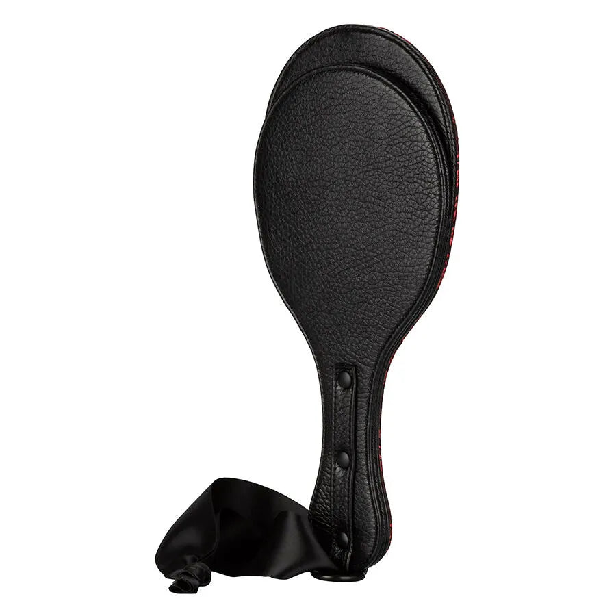 Palette ronde double en similicuir noir et brocart rouge, accessoire érotique fétichiste pour jeux sensuels.