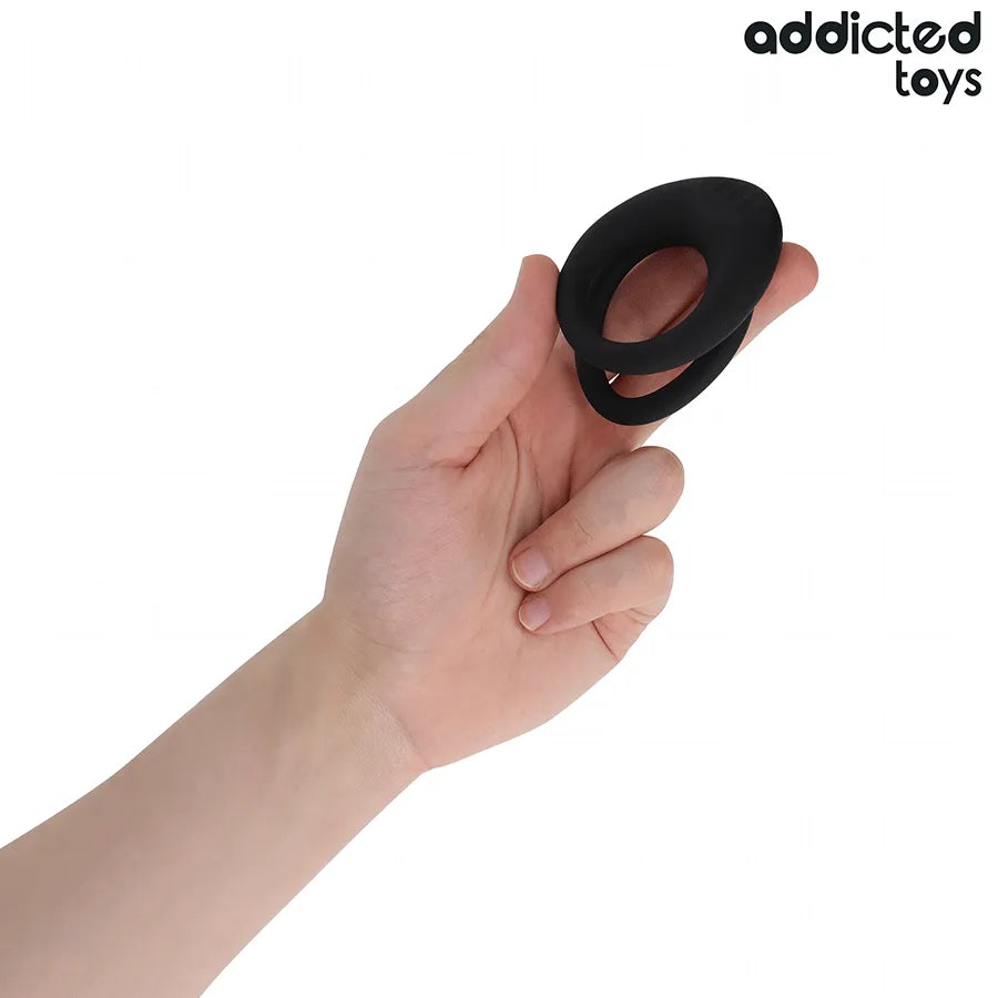 Anneau pénien noir texturé Addicted Toys, double stimulation, silicone ergonomique, confort et prolongation érection.