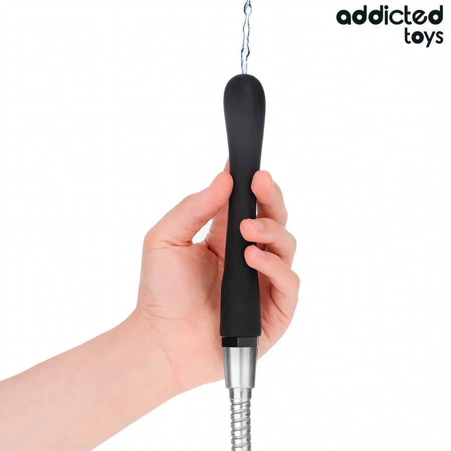 Nettoyeur anal noir Addicted Toys Modèle 4, forme ergonomique, adaptateur universel, idéal pour hygiène intime.