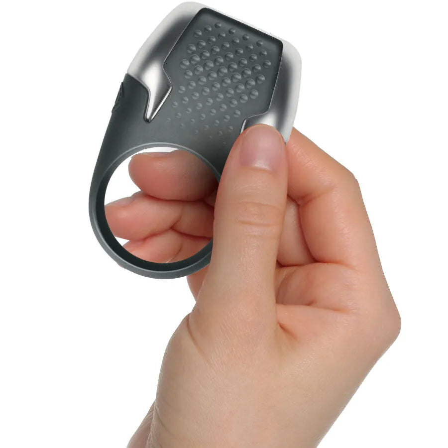 Anneau pénitentiaire vibrant Tyro noir, design ergonomique, silicone médical, 10 vitesses, étanche IPX7.