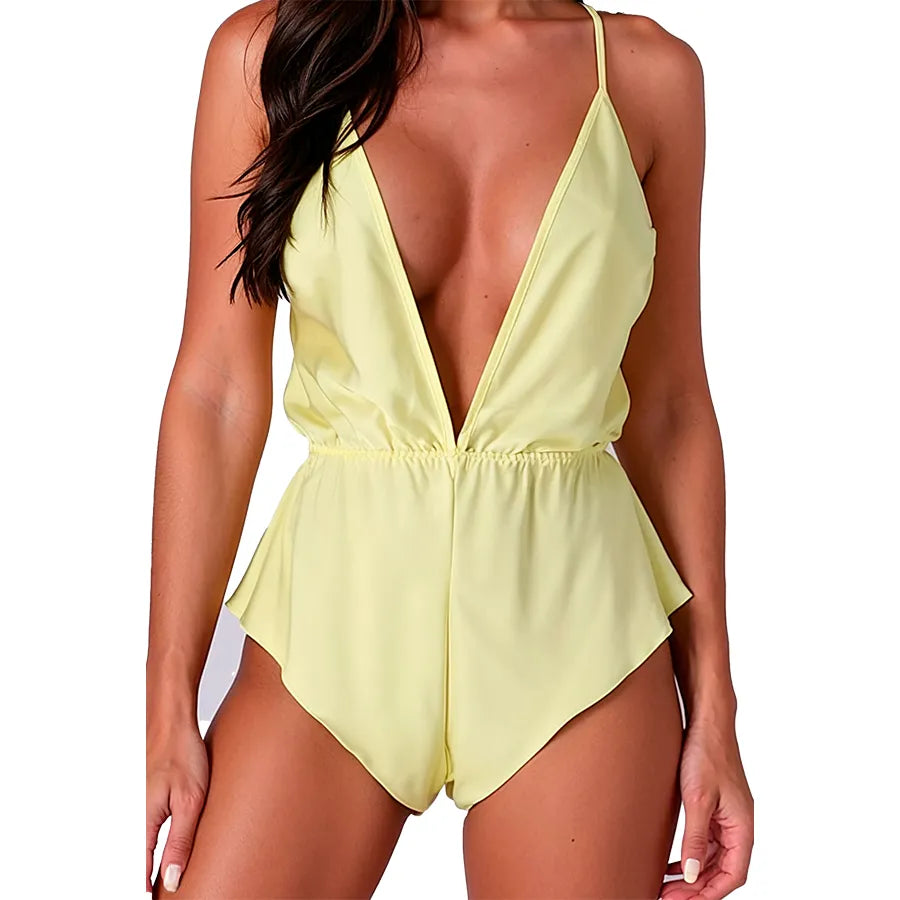 Body satin jaune pâle, décolleté V profond, bretelles fines, taille élastique, détails dorés, dos nu élégant.