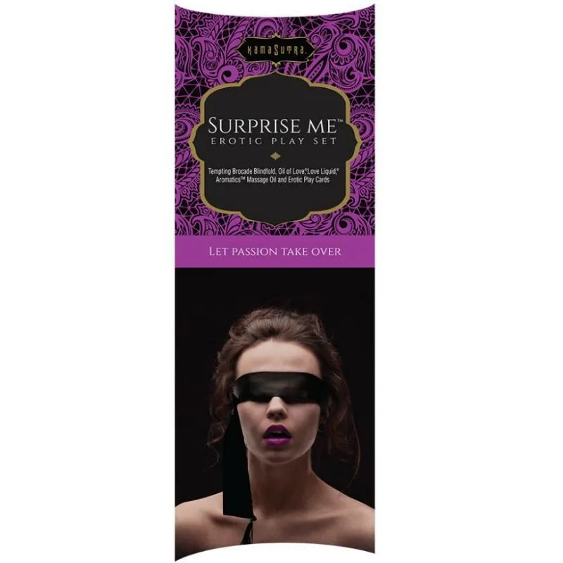Kit érotique couple avec fouet, plumeau, huiles sensuelles, cartes Kamasutra, lubrifiants, boîte noire et violette.