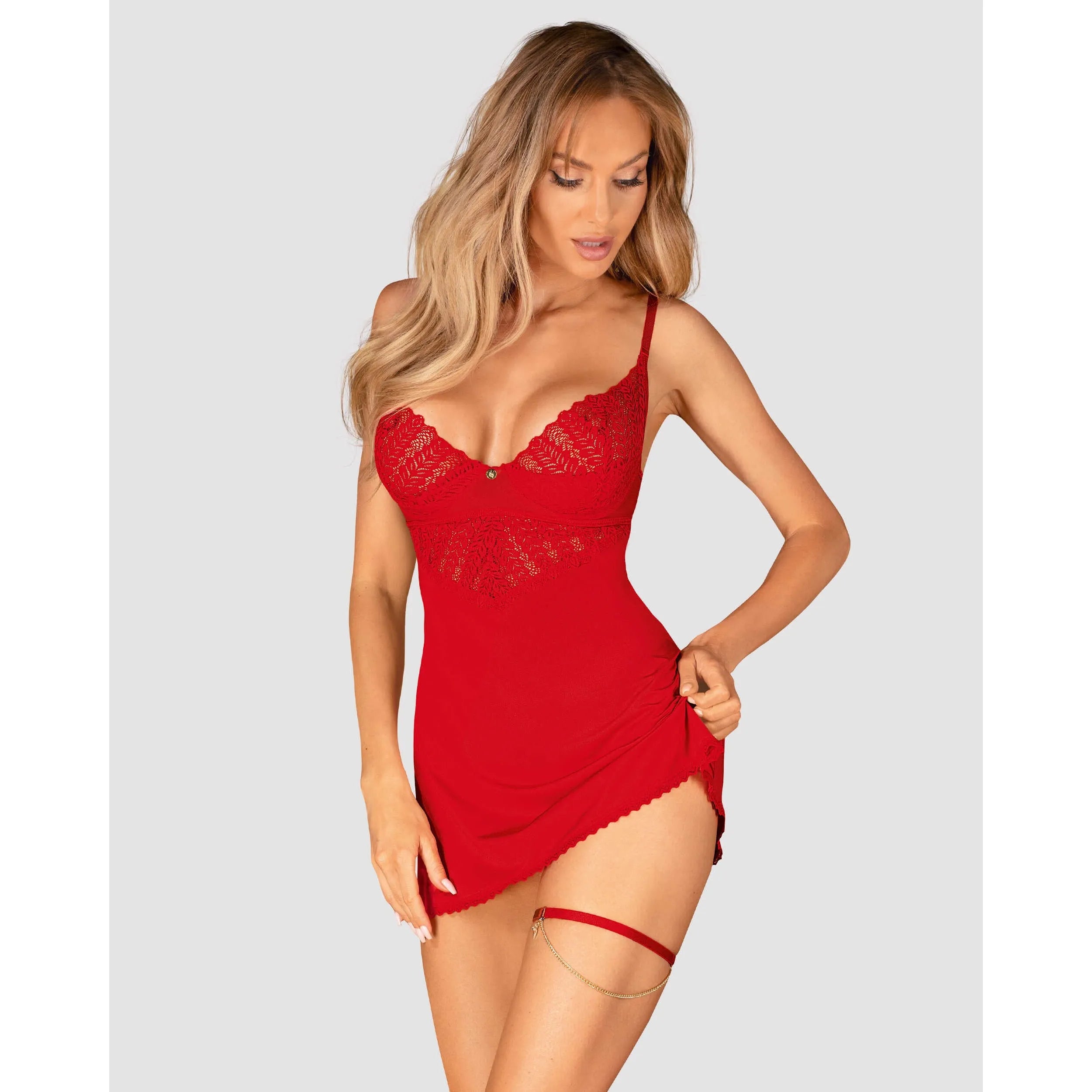 jarretière rouge sexy chaîne fine élégance irrésistible ajustement parfait bande élastique confort durabilité silhouette sublimée soirée romantique intime séduction glamour