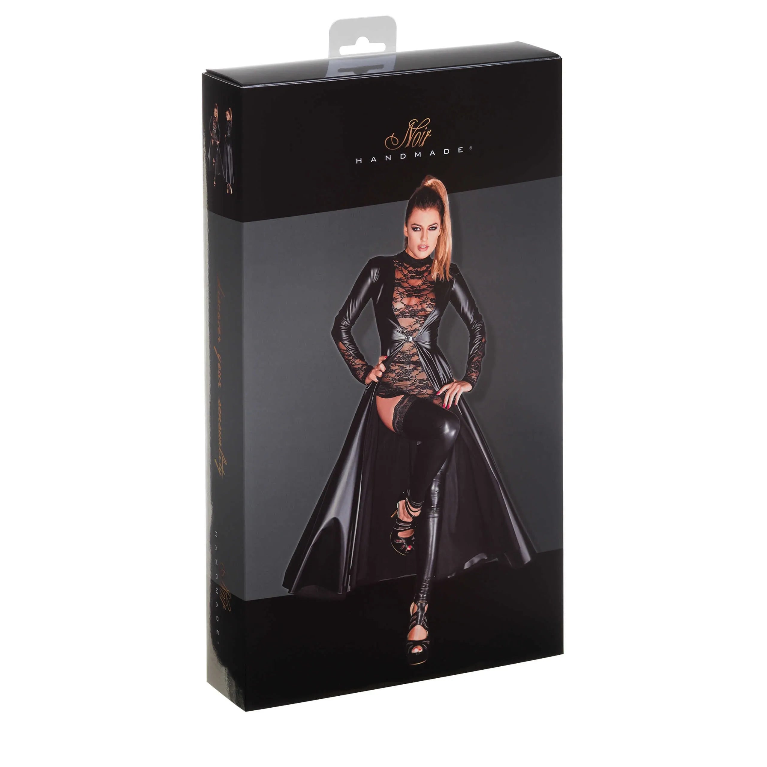 manteau long noir tissu extensible brillant effet cintré taille boucle argentée glamour soirée ajusté élégant audacieux confortable