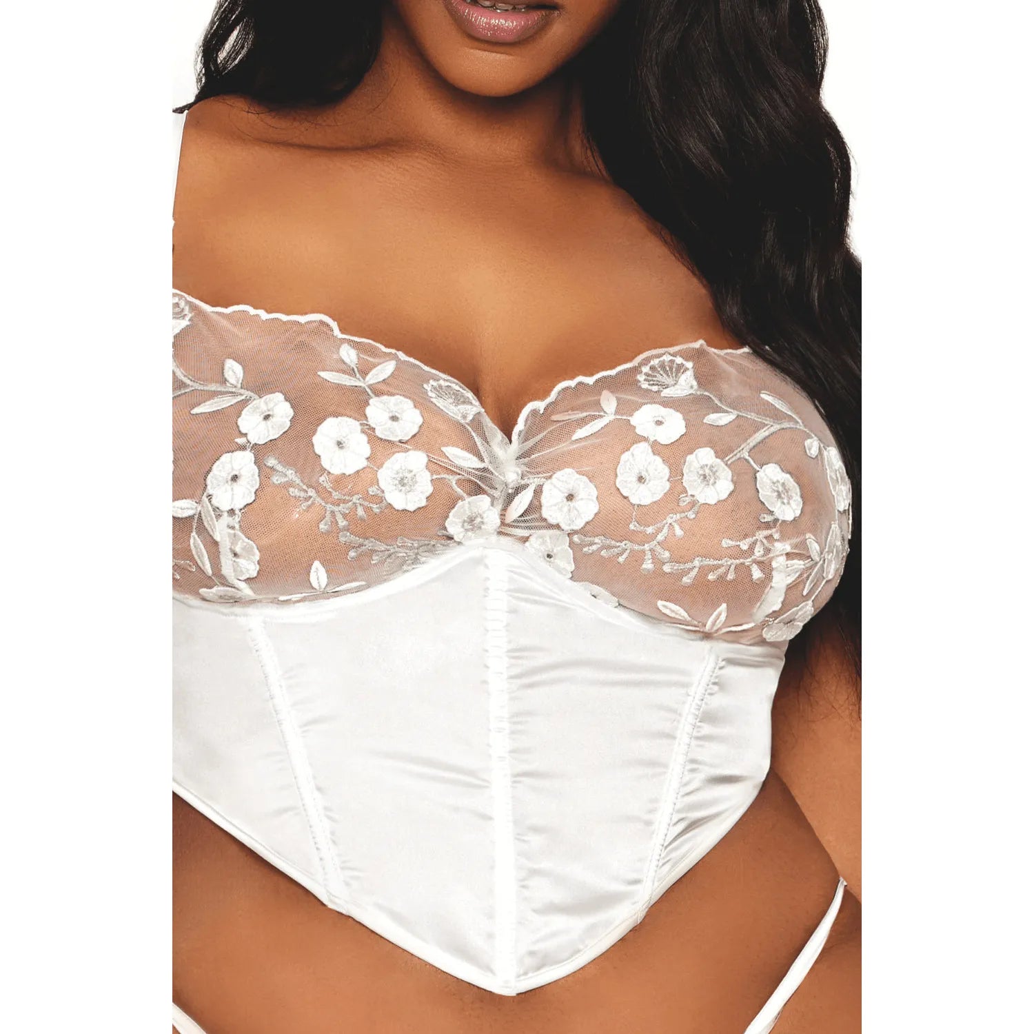 Bustier blanc grande taille en satin et dentelle florale avec baleines, bretelles ajustables, agrafes dos, string assorti.