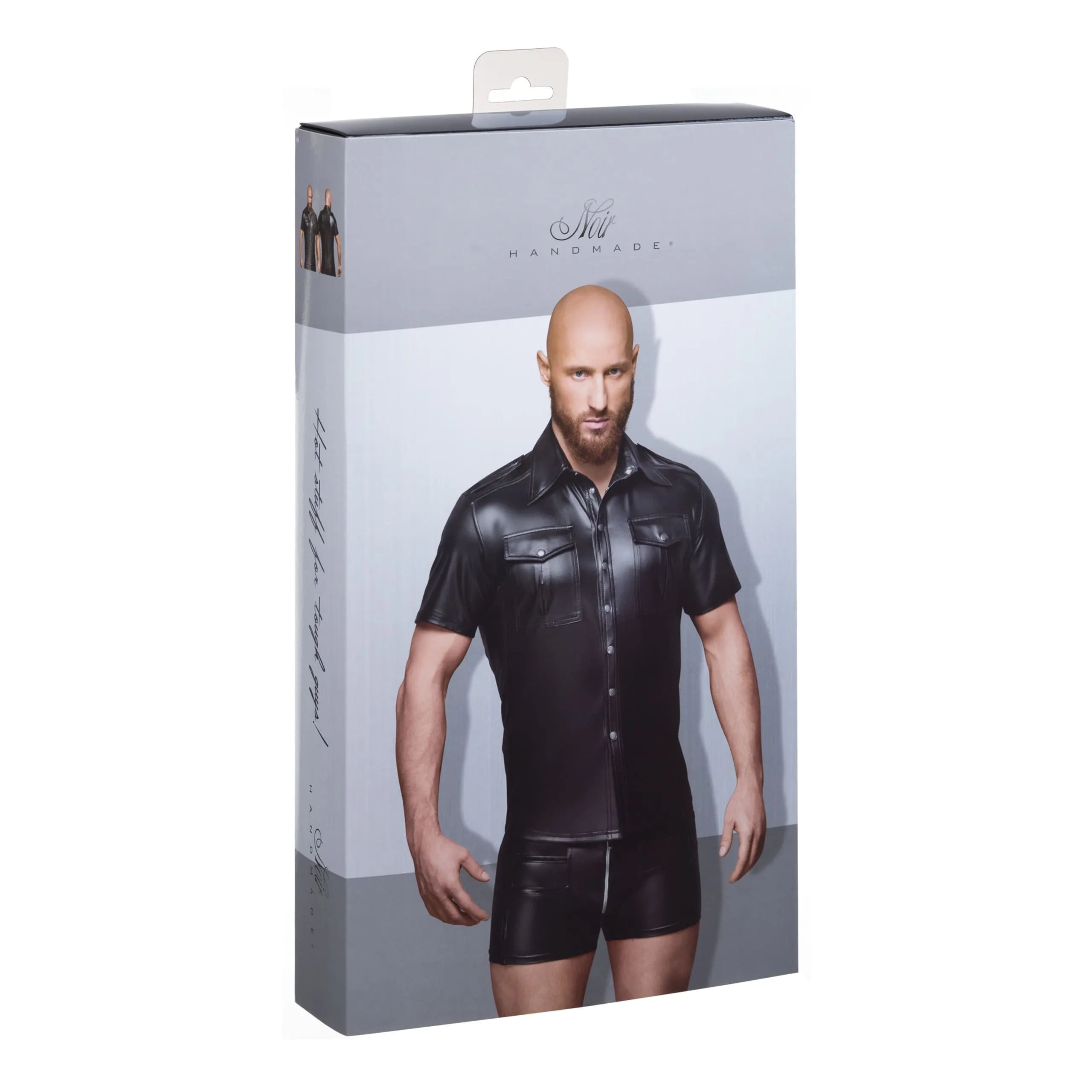 Chemise homme noire effet mouillé, coupe cintrée, poches poitrine, boutons noirs, style élégant et sexy en polyester.