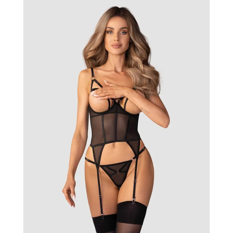 Corset string noir Euridia, maille douce, détails or rose, tasses ouvertes, ajustable, élégant et audacieux.