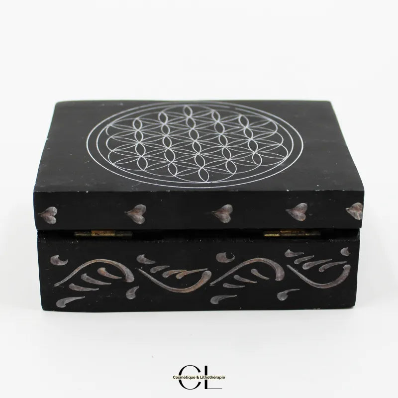 Boîte à bijoux en saponite noire sculptée, motif Fleur de Vie, 10cm, design spirituel et harmonisant.