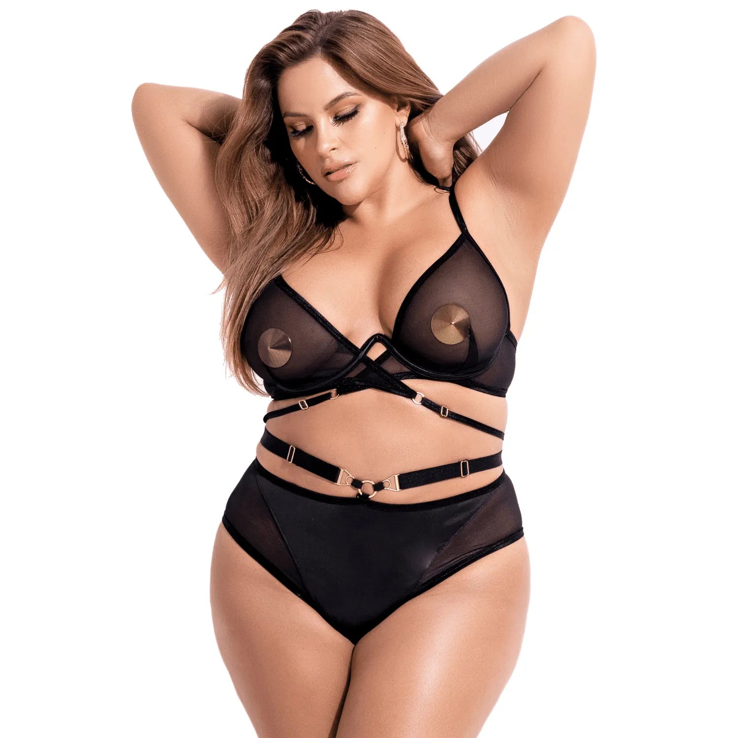 Ensemble lingerie grande taille noir avec armatures, bretelles réglables et accessoires dorés, élégant et raffiné.