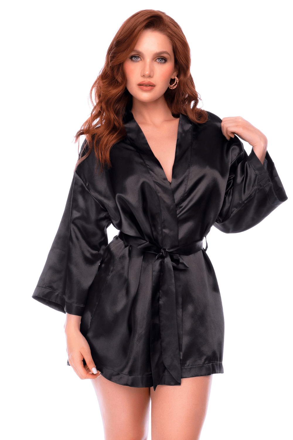 Peignoir court satiné noir avec ceinture à nouer - Mapalé