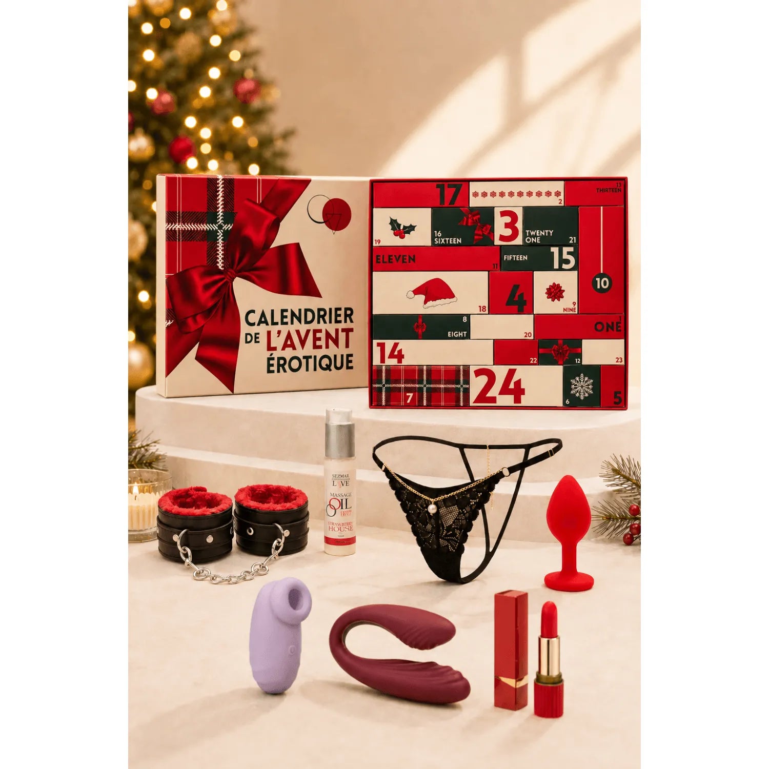 Calendrier de l'Avent érotique rouge et noir avec sextoys, accessoires et soins, devant un sapin de Noël illuminé.