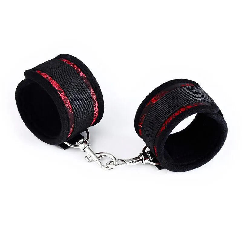 Bracelets BDSM ajustables noirs et rouges Ohmama, matériaux hypoallergéniques, design ergonomique et élégant, taille unique.