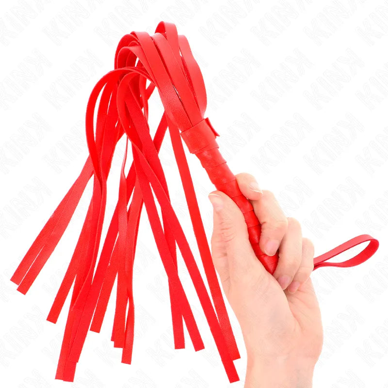 Fouet BDSM rouge en cuir et silicone, design élégant et ergonomique, accessoire sensuel et réglable pour jeux intimes.