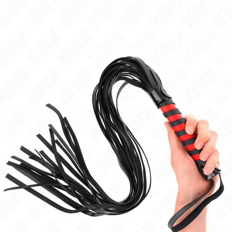 Cravache en cuir noir et rouge, design ergonomique, luxe artisanal, accessoires BDSM personnalisables et durables.