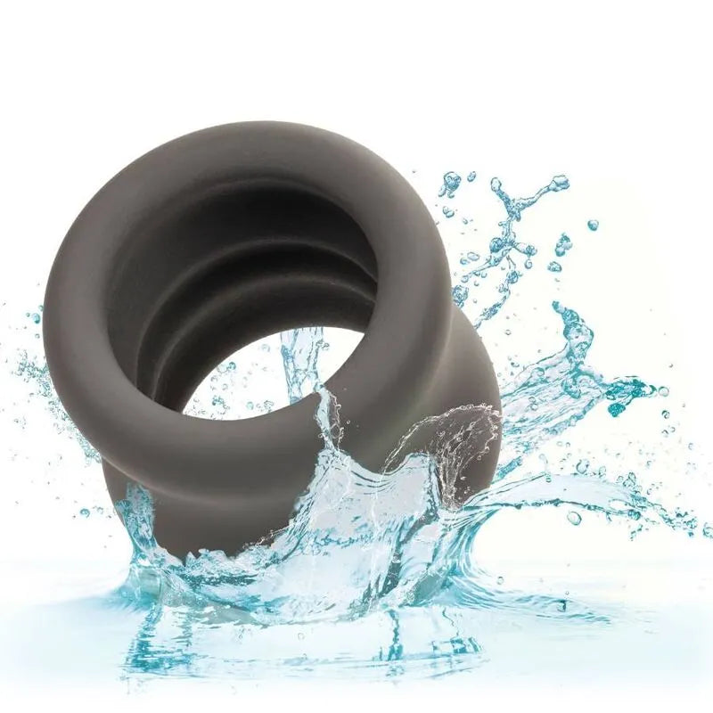 Anneau scrotum silicone liquide noir, forme sablier, ultra-élastique, immergé dans l'eau, confort et endurance.