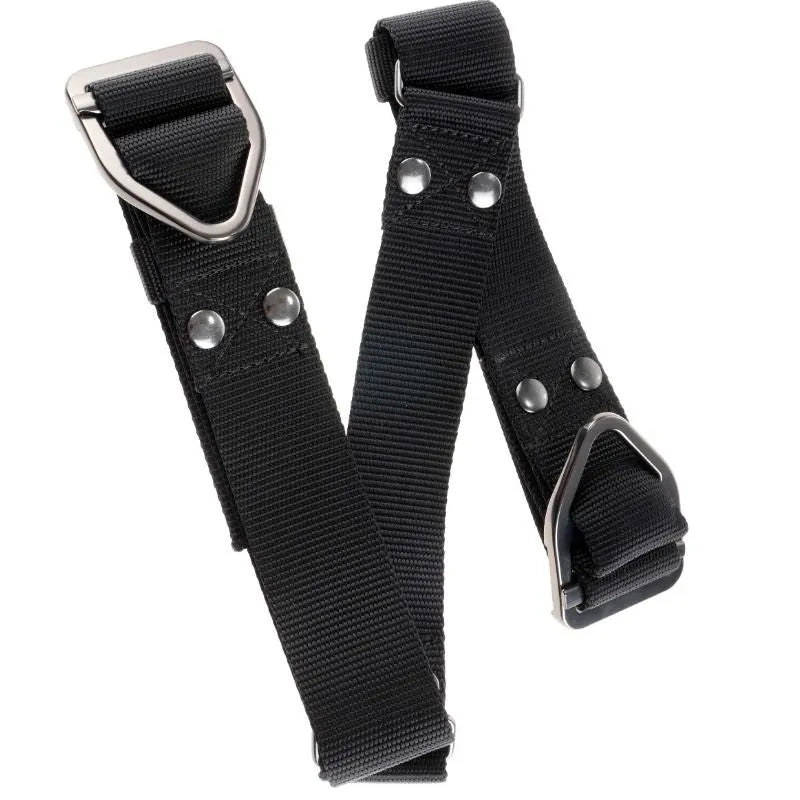 Attache biceps BDSM en nylon noir épais avec anneaux inox réglables, robuste et sécurisée, pour jeux fétichistes.