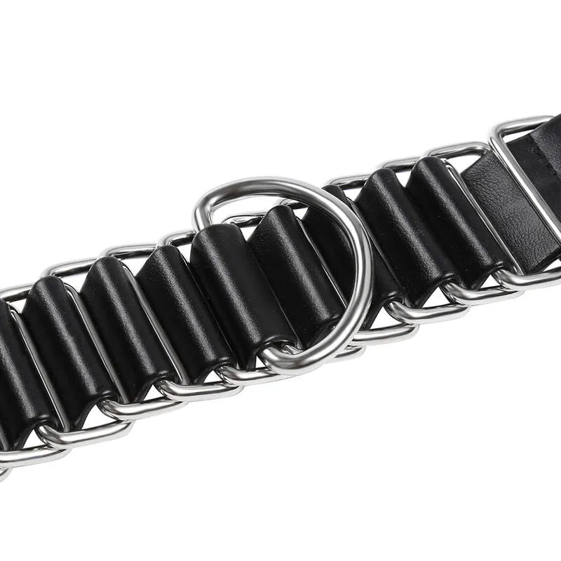 Attaches poignets BDSM réglables, métal argenté et PVC noir, robustes et confortables, ajustables 16-22 cm.