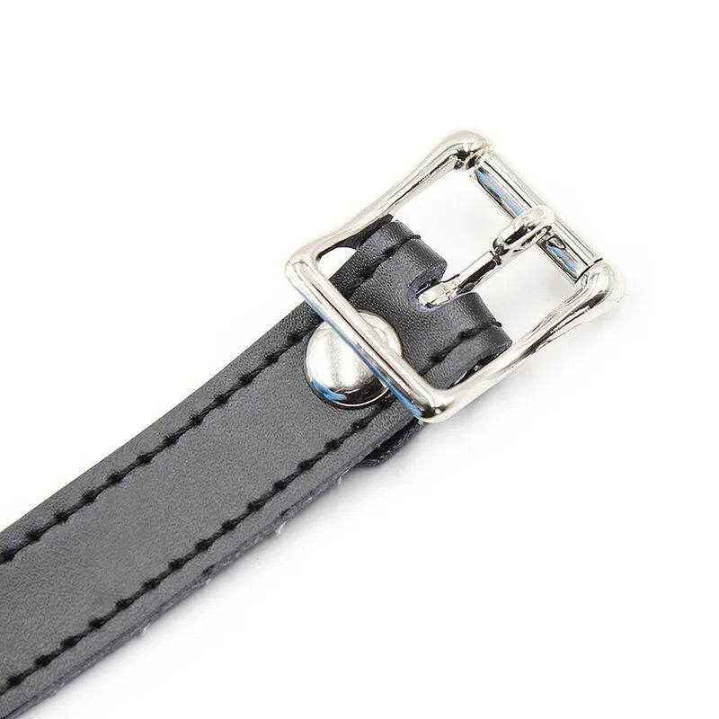 Bâillon boule BDSM en silicone noir, ajustable, boucle en métal, simili cuir, diamètre 4 cm, sécurisé, sans phtalates.