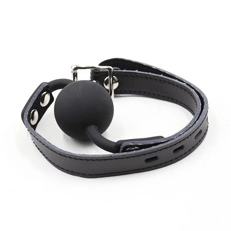 Bâillon-boule silicone noir ajustable avec sangle simili cuir, boucle métal, cadenas, diamètre 4 cm, BDSM sécurisé.
