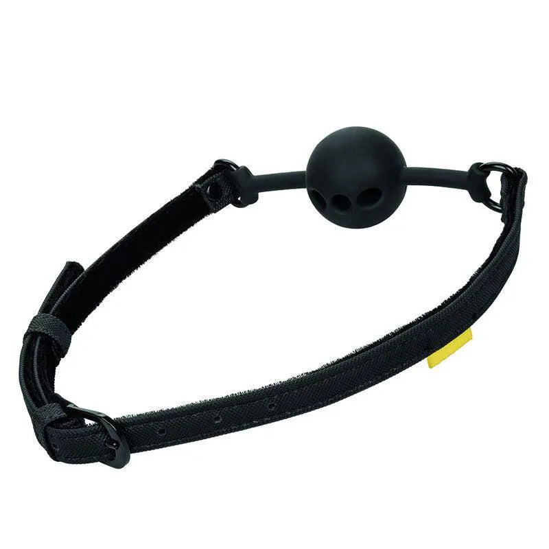 Bâillon boule noir en silicone respirant avec lanières ajustables en cuir végétalien pour jeux érotiques sécurisés.