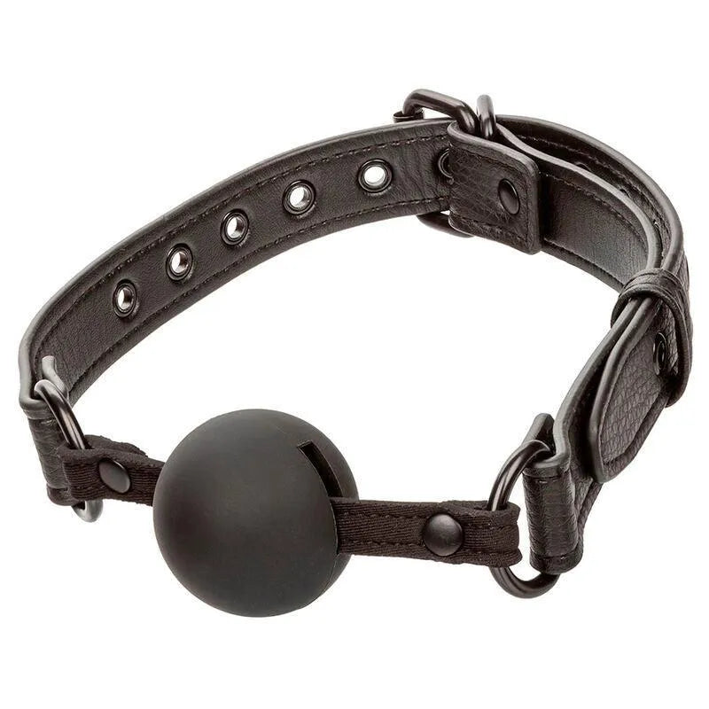 Bâillon boule silicone noir réglable avec boucle robuste, couture double, texture douce, pour expérience sensorielle intime.