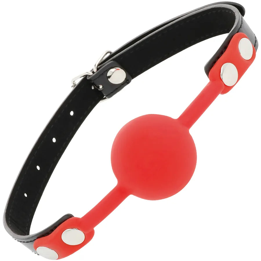 Bâillon BDSM silicone rouge, lanières cuir noir réglables, coutures élégantes, accessoire fétiche sécuritaire et durable.