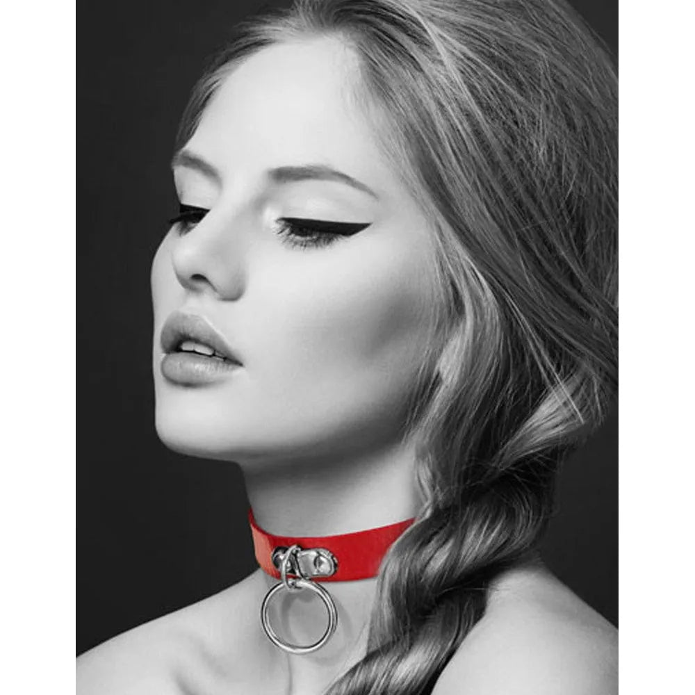 collier fétichiste cuir rouge réglable arrière façon ceinture anneau argenté avant fixation laisse compatible 41cm 2cm hauteur confortable robuste unisexe