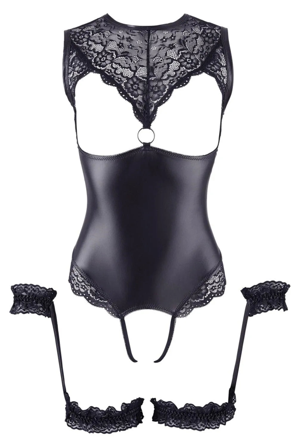 Body noir ouvert en dentelle et simili cuir, anneau argenté, jarretières et menottes cousues, design séduisant.