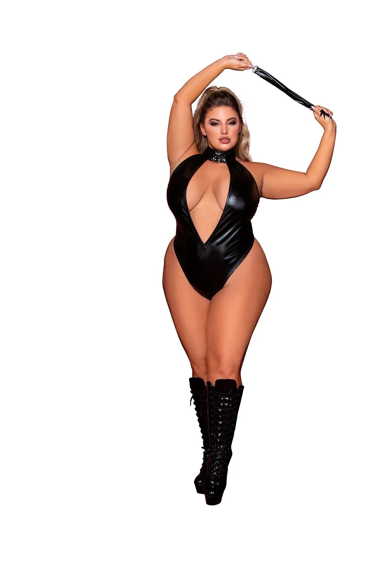 Body grande taille noir simili cuir clouté, décolleté plongeant, dos nu, fouet amovible, style audacieux et sensuel.
