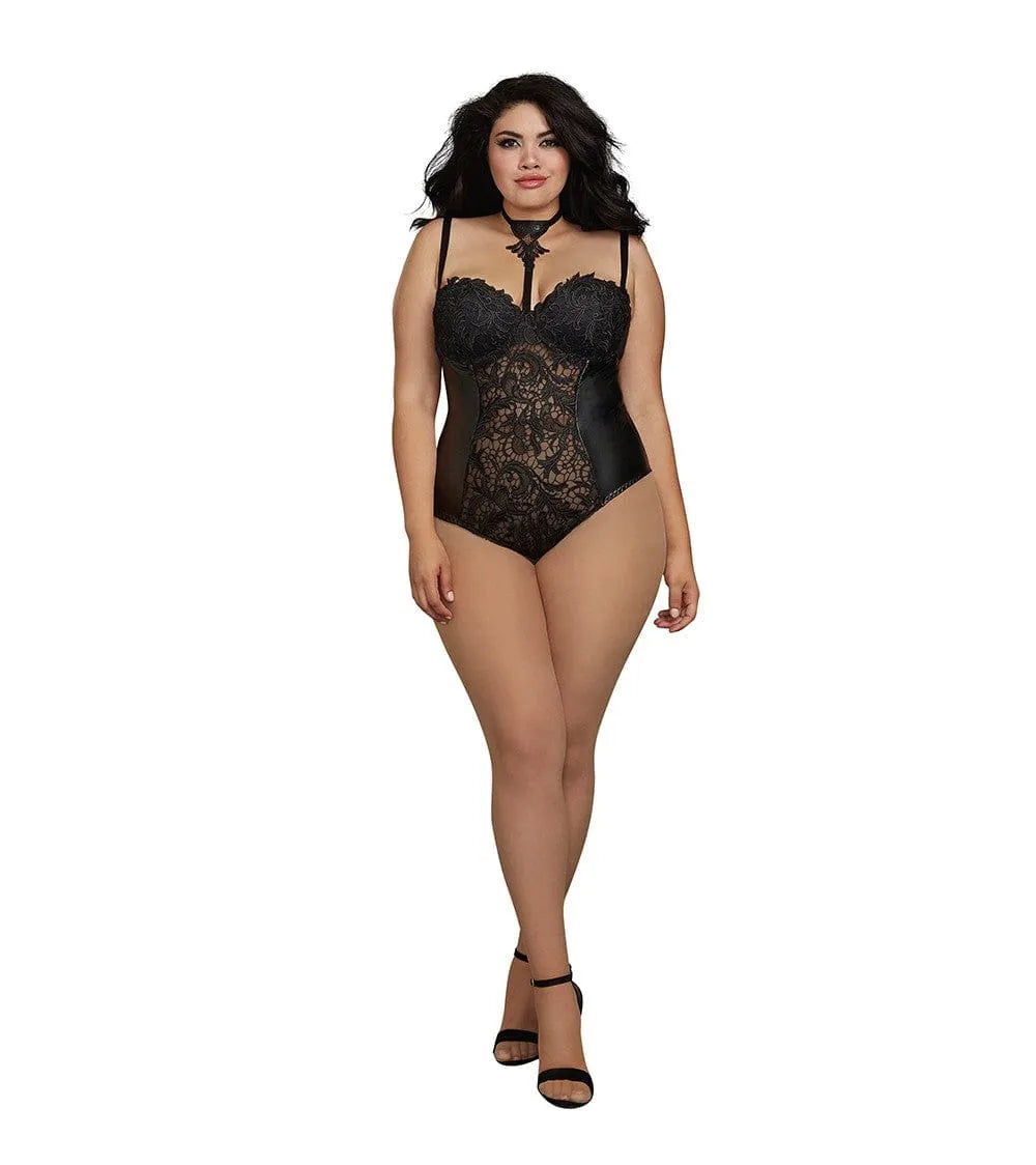 Body string grande taille en dentelle noire avec simili cuir, bretelles réglables, bonnets moulés, armature, glamour.