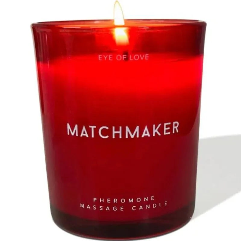 bougie massage phéromones végétaliennes karité huiles naturelles hydratante nourrissante soyeuse chaude sensuelle parfumée cèdre cassis citron chêne ambre musc éthique
