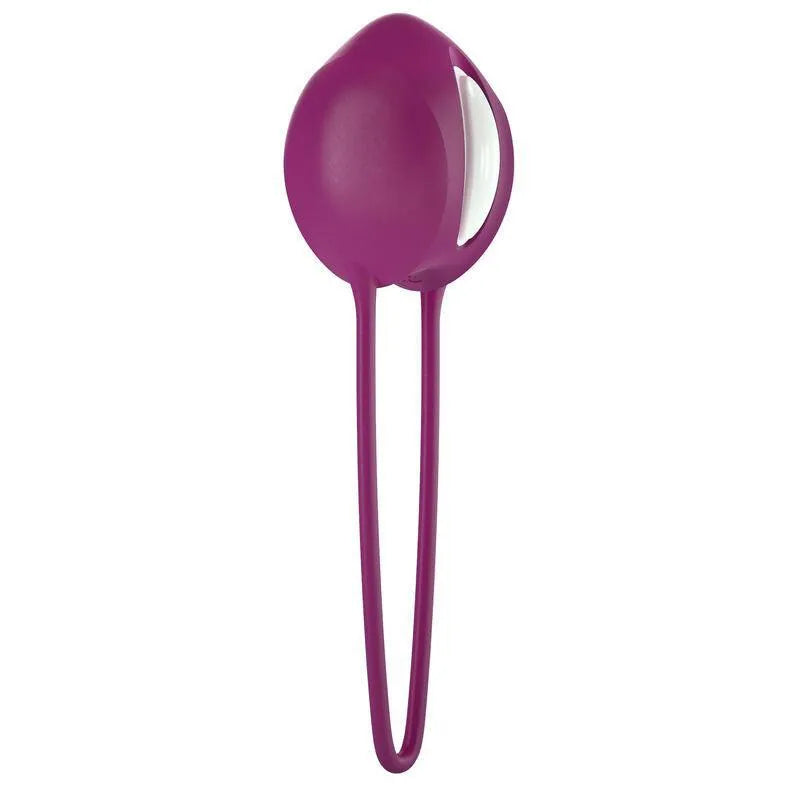 Boule de Geisha en silicone violet, ergonomique et hypoallergénique, avec cordon, pour entraînement Kegel débutantes.