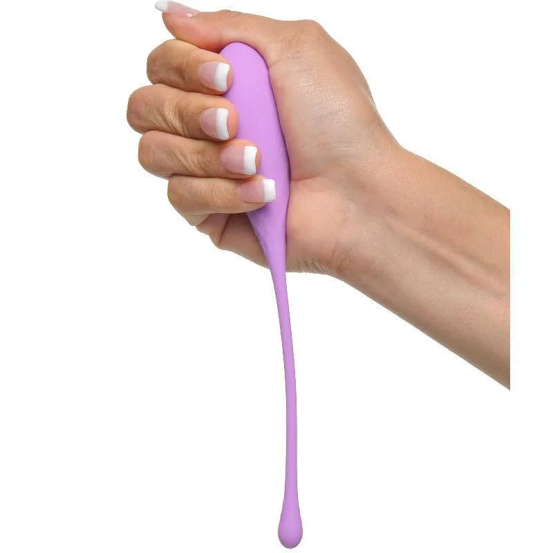 Boule de geisha en silicone violet, ergonomique, tenue en main, pour tonification pelvienne, sans phtalates.