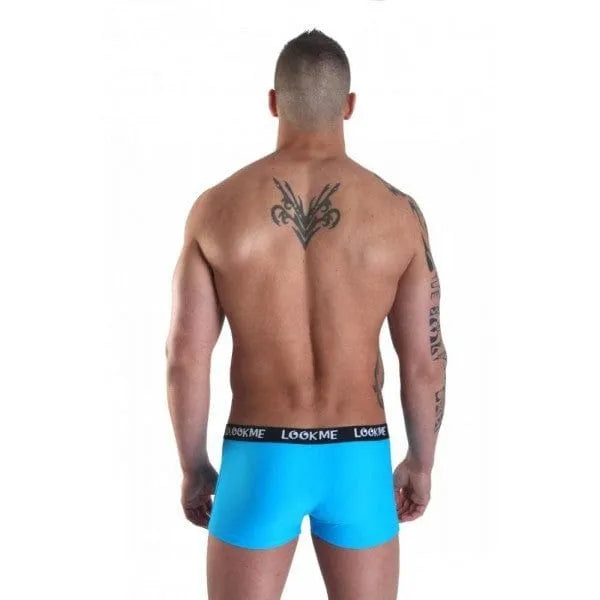 Boxer bleu homme, ceinture élastique noire siglée Look Me, coupe ajustée, tissu extensible et respirant.