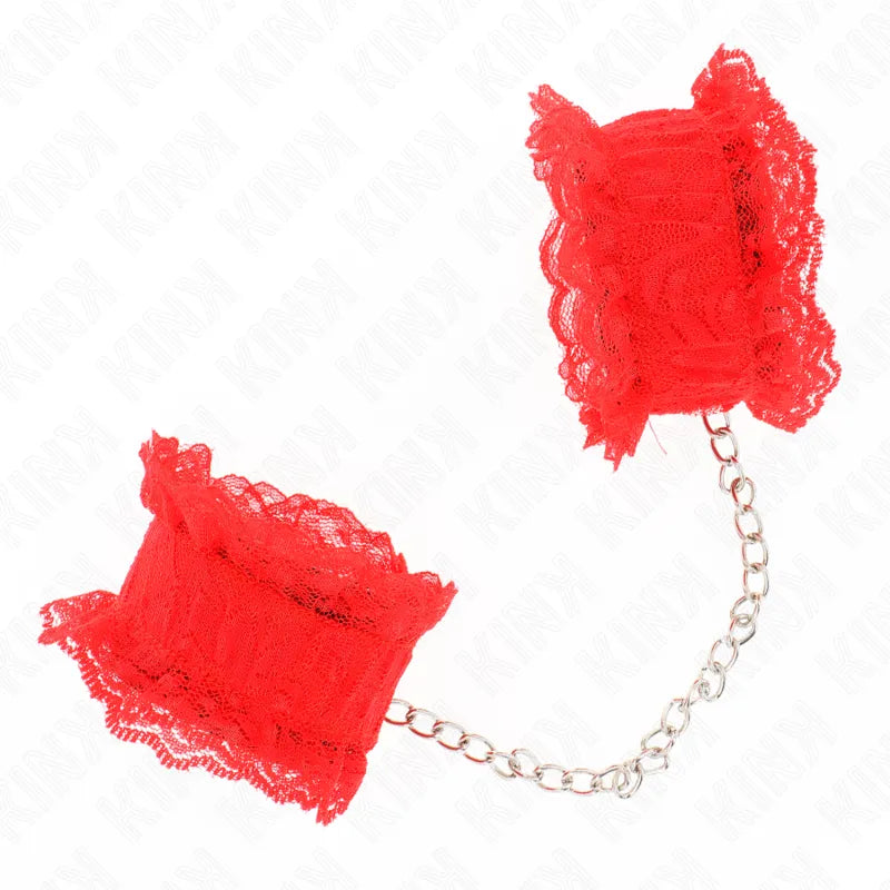 Bracelets BDSM rouges en dentelle végétalienne, chaîne métallique, confortables et éthiques pour aventures intimes.