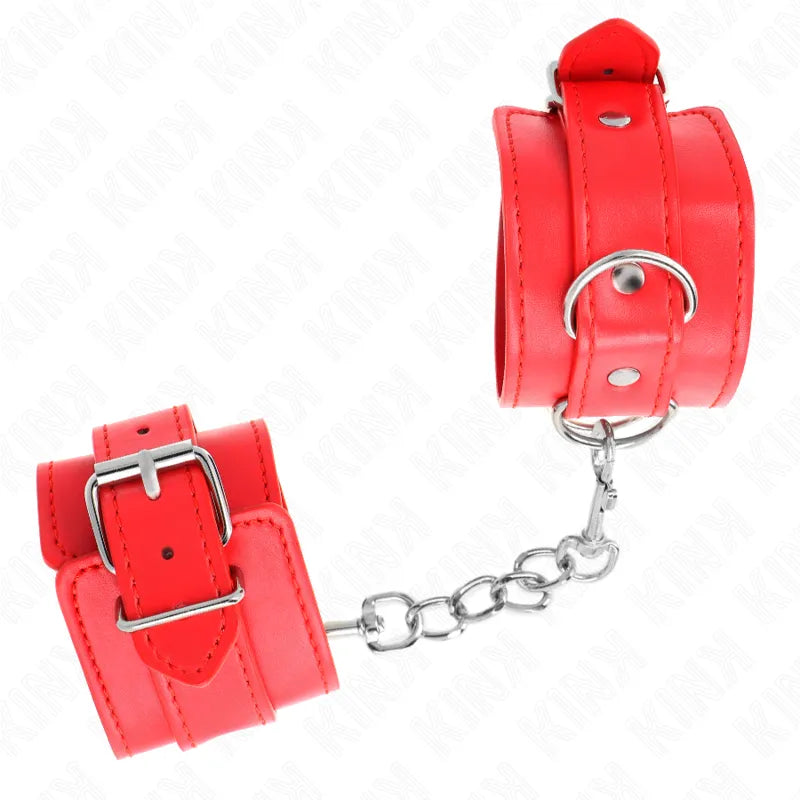 Bracelets BDSM en cuir rouge avec boucles métalliques robustes et chaîne, ajustement sécurisé et confort rembourré.