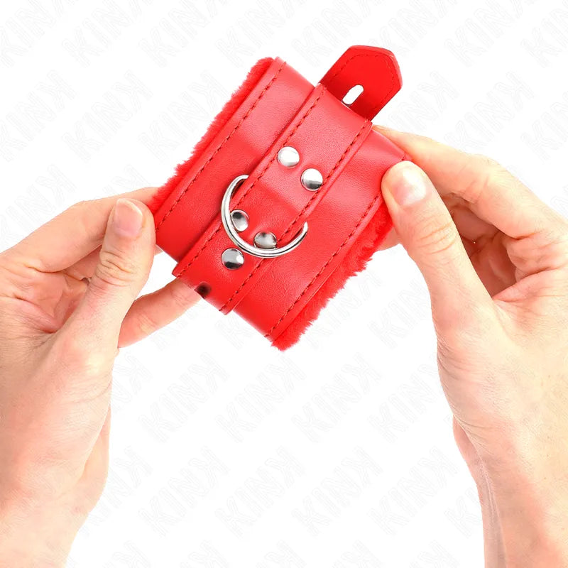 Bracelet BDSM rouge en cuir véritable avec boucle métallique, design élégant et durable, fermetures ajustables pour confort.
