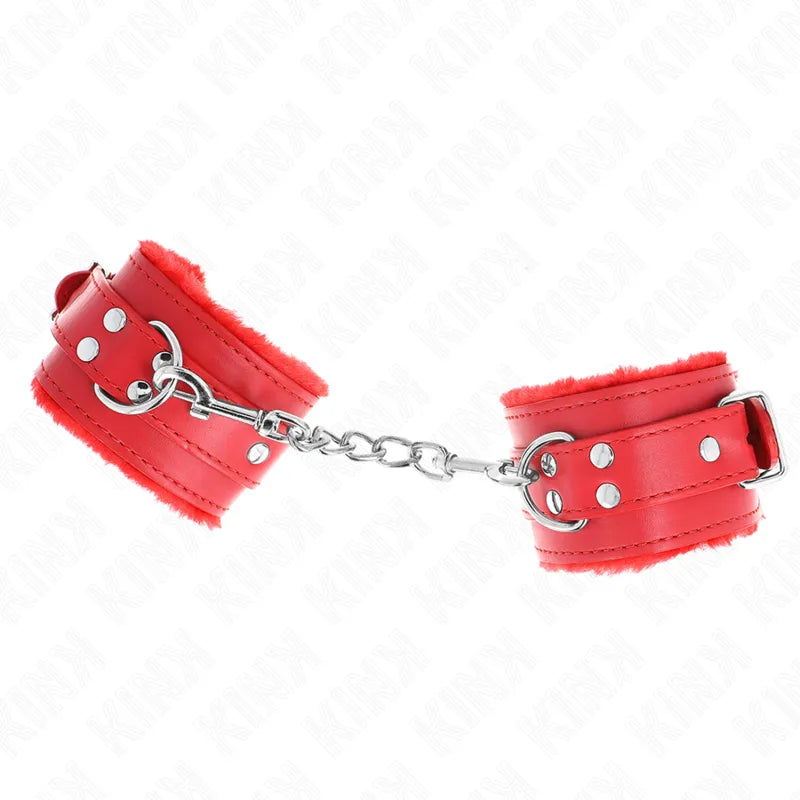 Bracelets BDSM en cuir rouge, rembourrés, avec boucles sécurisées et anneaux de fixation, confort et résistance assurés.