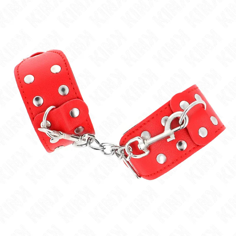 Bracelets BDSM en cuir rouge, rembourrés, boucles métal robustes, élégants et ajustables pour confort et style raffiné.